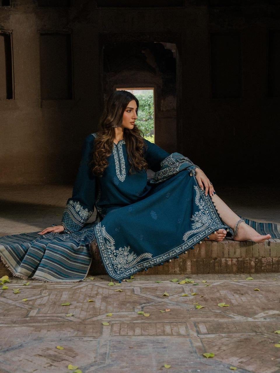 IZEL UNSTITCH LAWN EMBROIDERED 3PC (E238)