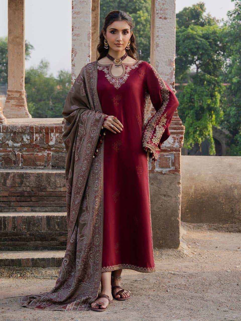 IZEL UNSTITCH LAWN EMBROIDERED 3PC (E240)