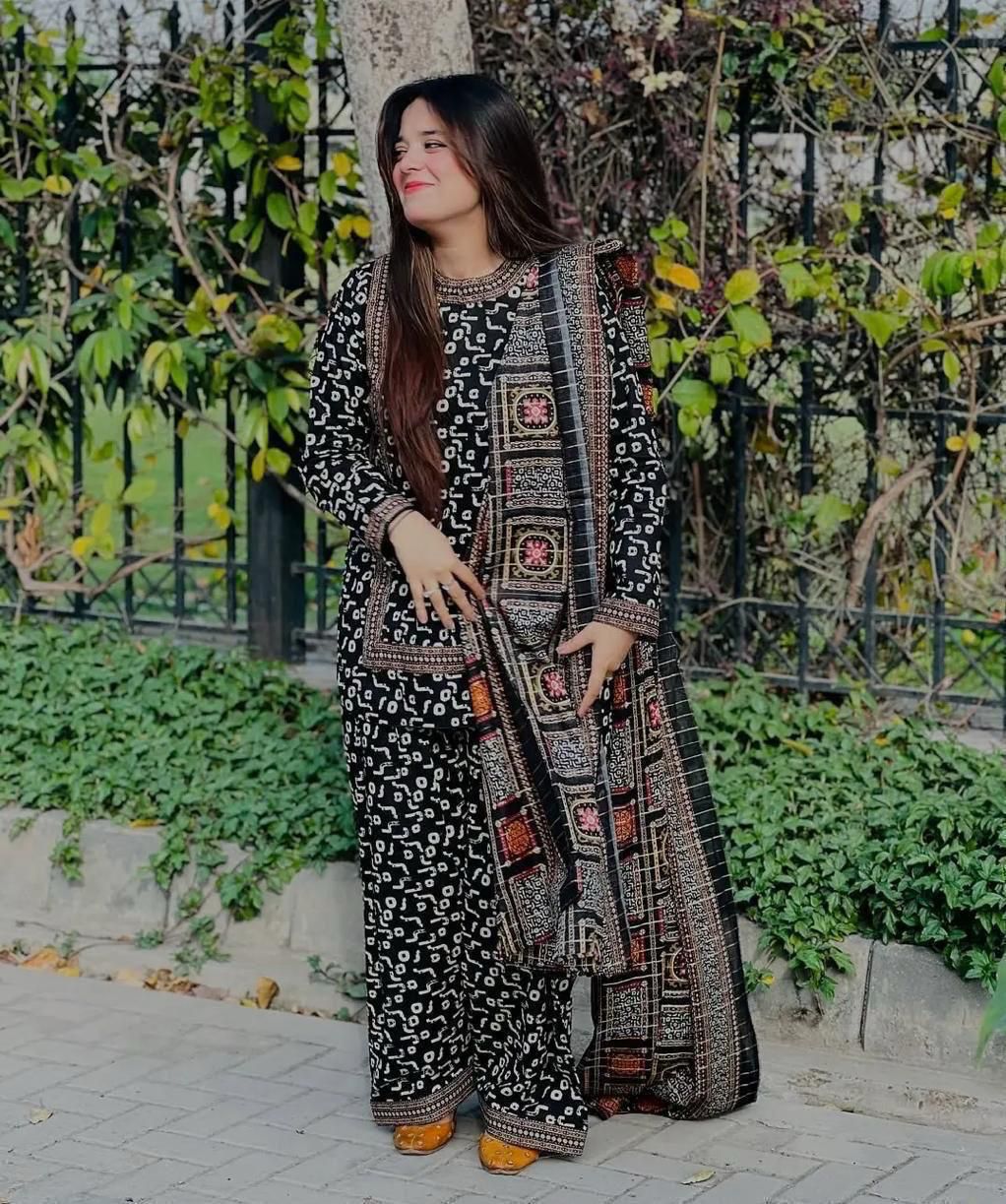 Bin Saeed Printed Karandi 3pc k#5