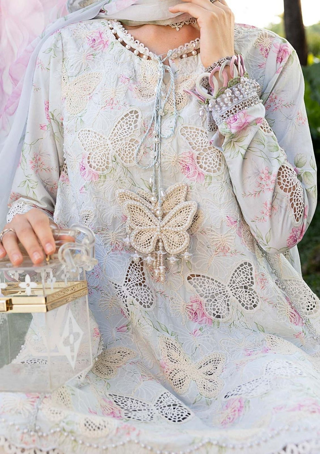 MARIA B  UNSTITCH LAWN EMBROIDERED 3PC (E260)