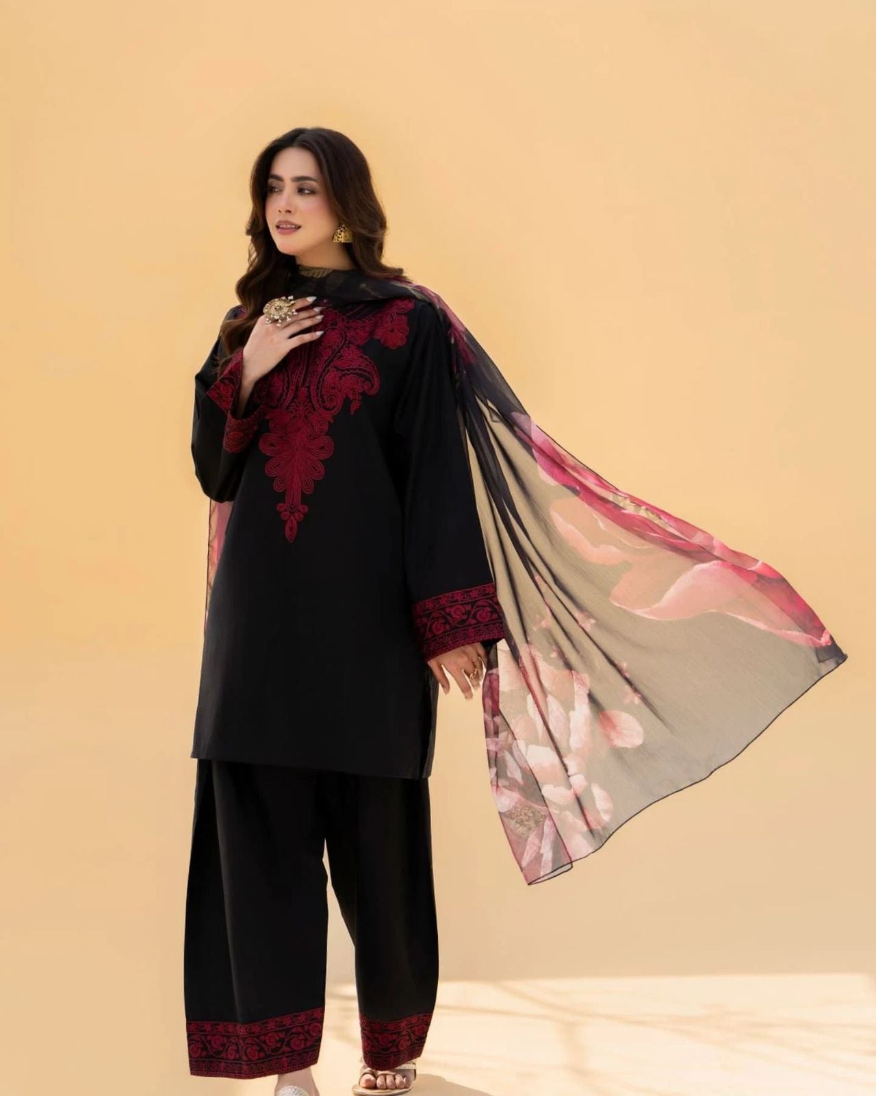 ZAROON LAWN EMROIDERED 3PC (E205)